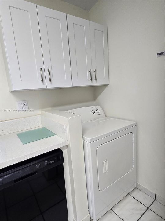 Под контрактом: $425,000 (2 спален, 2 ванн, 1101 Квадратных фут)