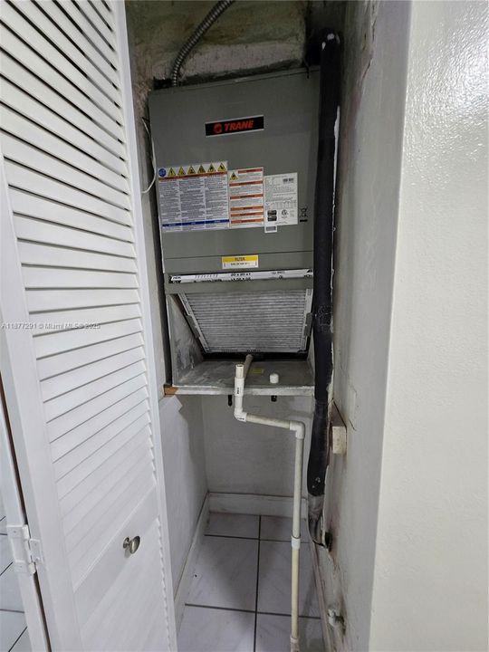 Под контрактом: $425,000 (2 спален, 2 ванн, 1101 Квадратных фут)