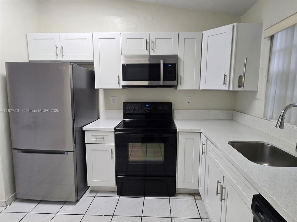 Под контрактом: $425,000 (2 спален, 2 ванн, 1101 Квадратных фут)