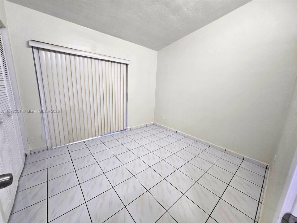 Под контрактом: $425,000 (2 спален, 2 ванн, 1101 Квадратных фут)