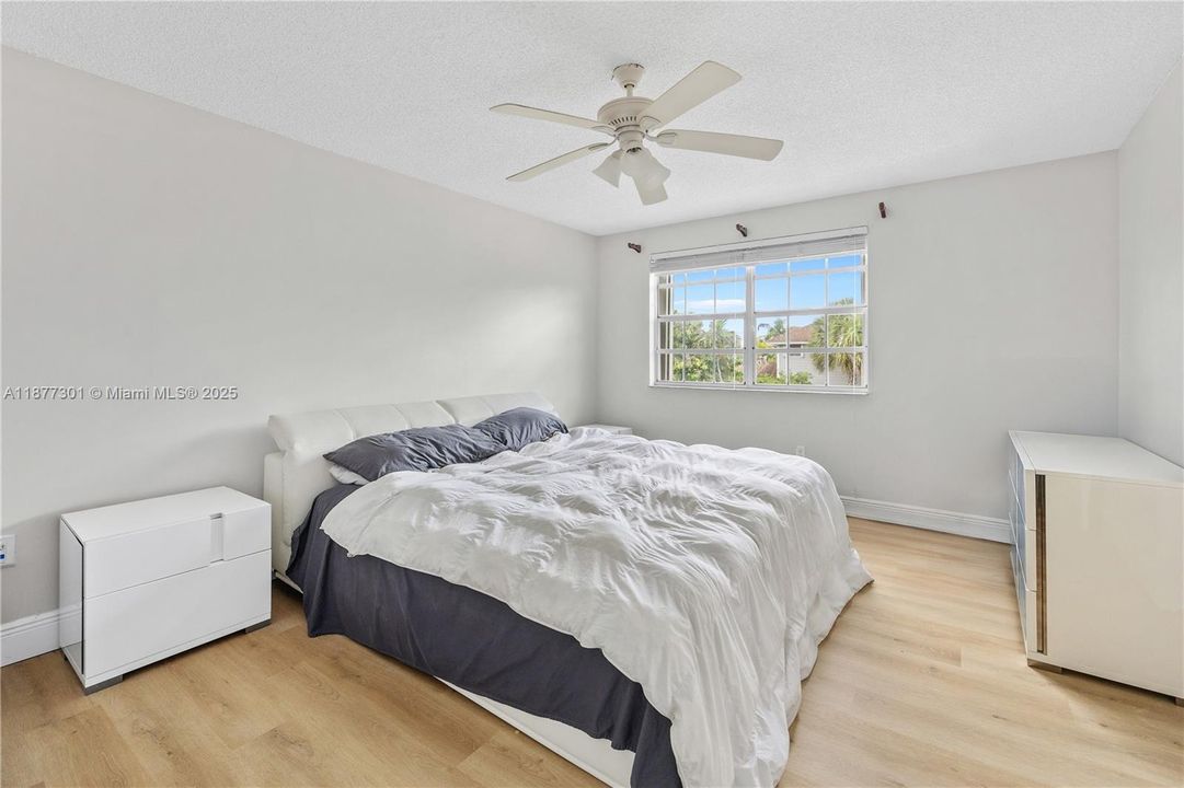 合同活跃: $3,150 (4 贝兹, 2 浴室, 1603 平方英尺)