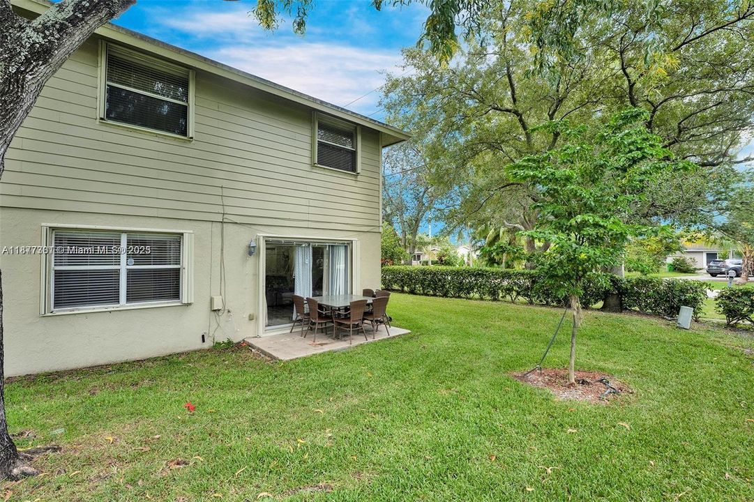 合同活跃: $3,150 (4 贝兹, 2 浴室, 1603 平方英尺)