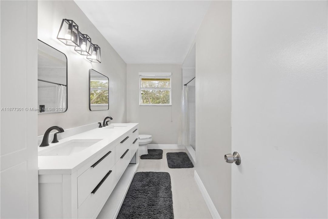 合同活跃: $3,150 (4 贝兹, 2 浴室, 1603 平方英尺)