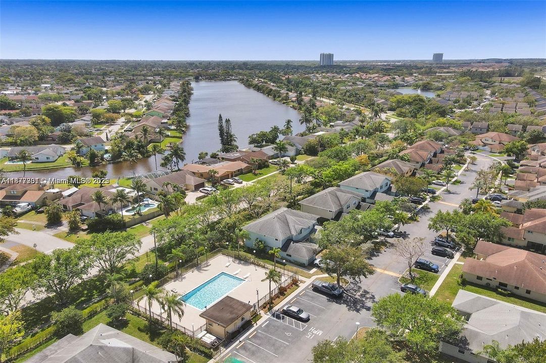 合同活跃: $3,150 (4 贝兹, 2 浴室, 1603 平方英尺)