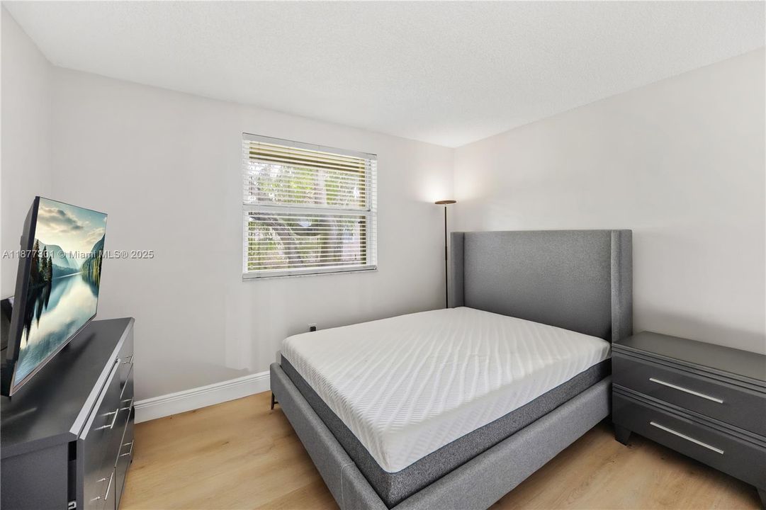 合同活跃: $3,150 (4 贝兹, 2 浴室, 1603 平方英尺)