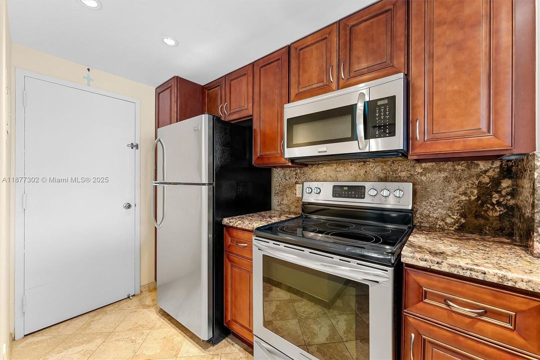 For Sale: $224,900 (0 beds, 1 baths, 545 Square Feet)