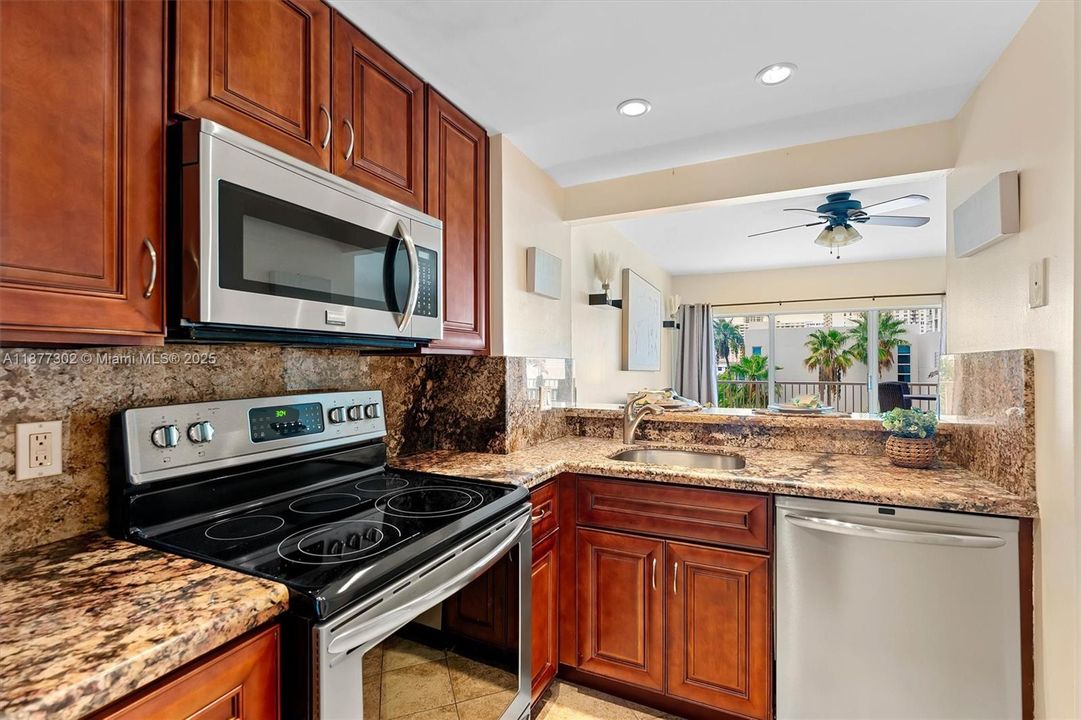 For Sale: $224,900 (0 beds, 1 baths, 545 Square Feet)