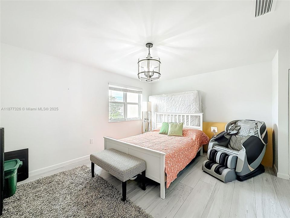 待售: $875,001 (3 贝兹, 2 浴室, 1680 平方英尺)