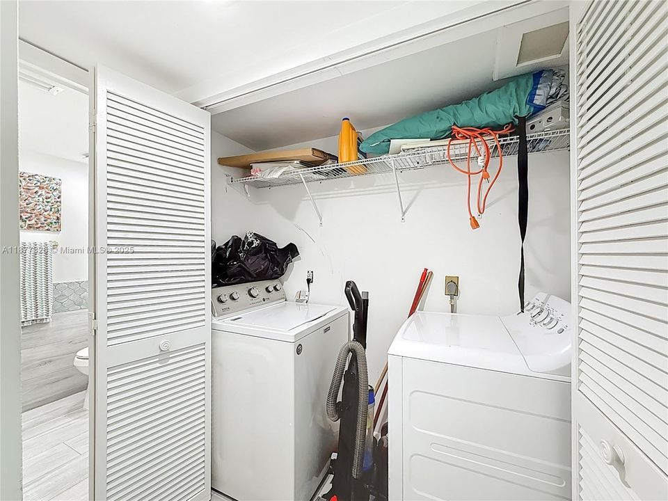 待售: $875,001 (3 贝兹, 2 浴室, 1680 平方英尺)