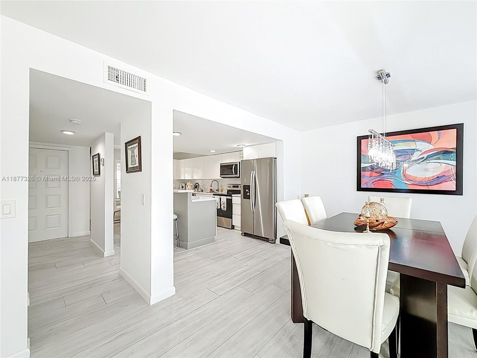 待售: $875,001 (3 贝兹, 2 浴室, 1680 平方英尺)