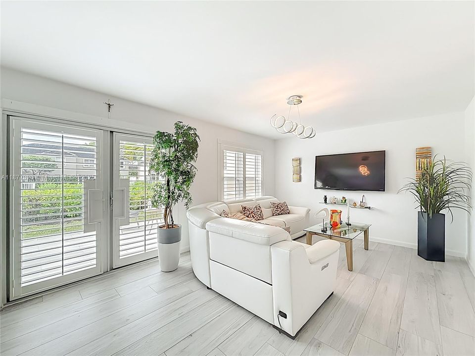 待售: $875,001 (3 贝兹, 2 浴室, 1680 平方英尺)