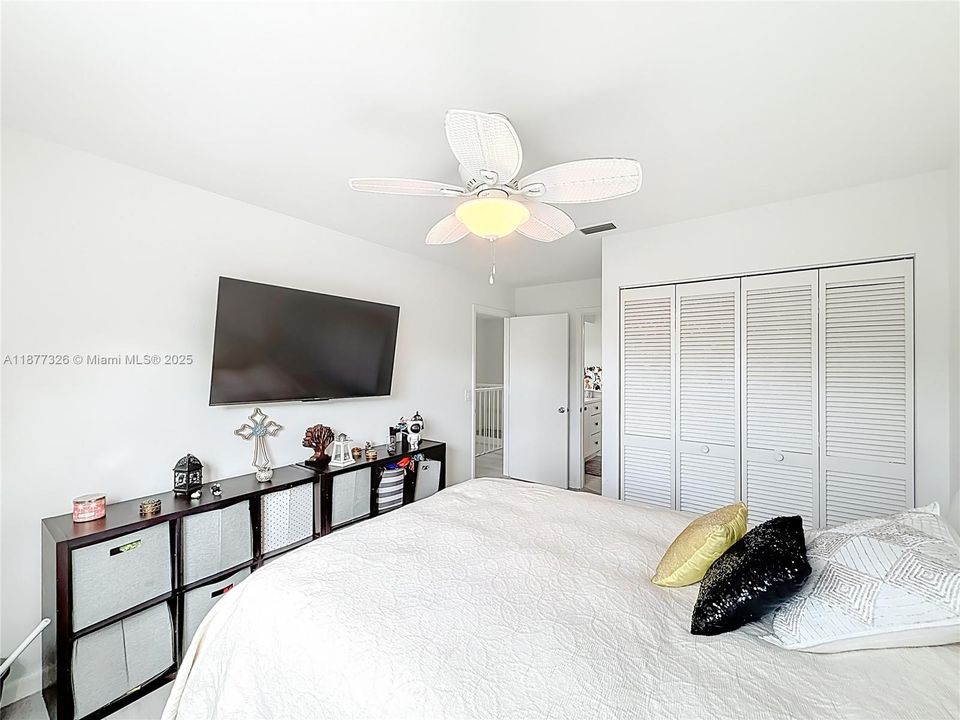 待售: $875,001 (3 贝兹, 2 浴室, 1680 平方英尺)