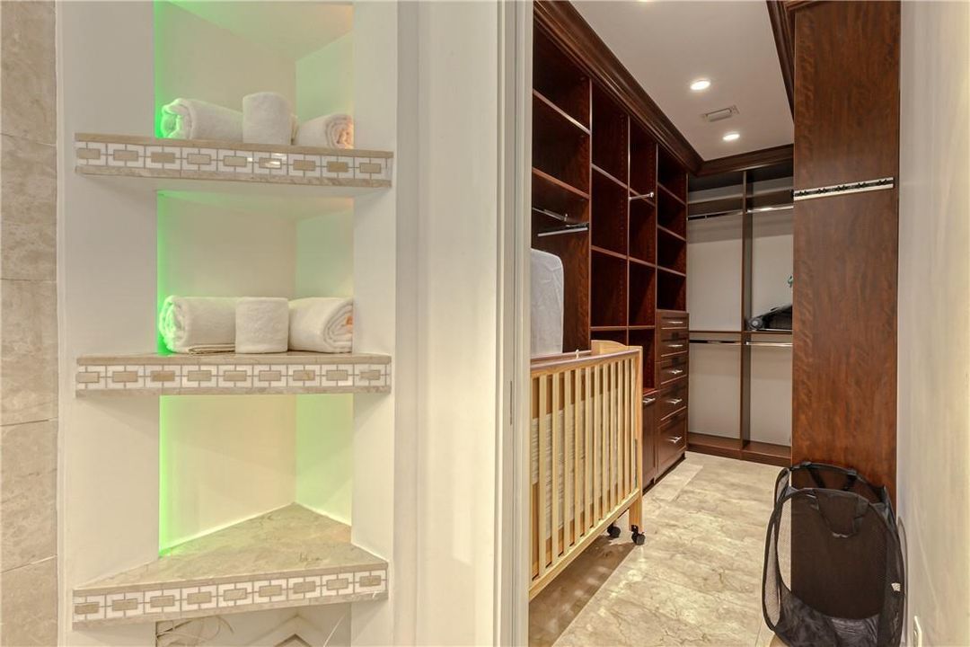 Walk in closet