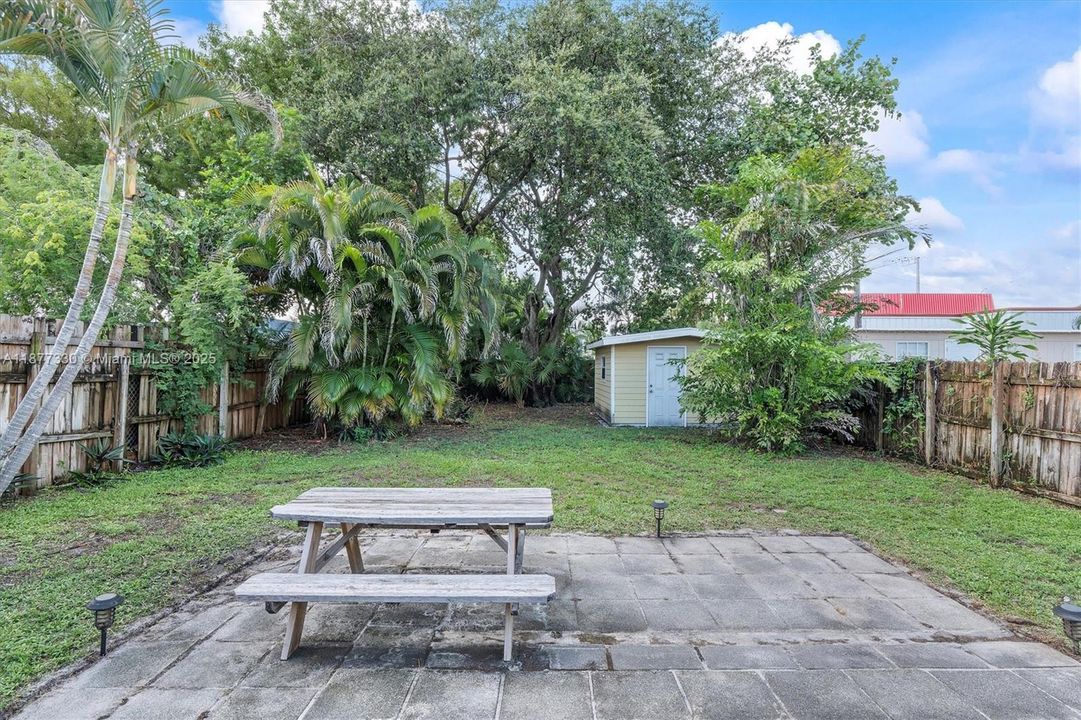 Activo con contrato: $416,000 (2 camas, 1 baños, 1116 Pies cuadrados)