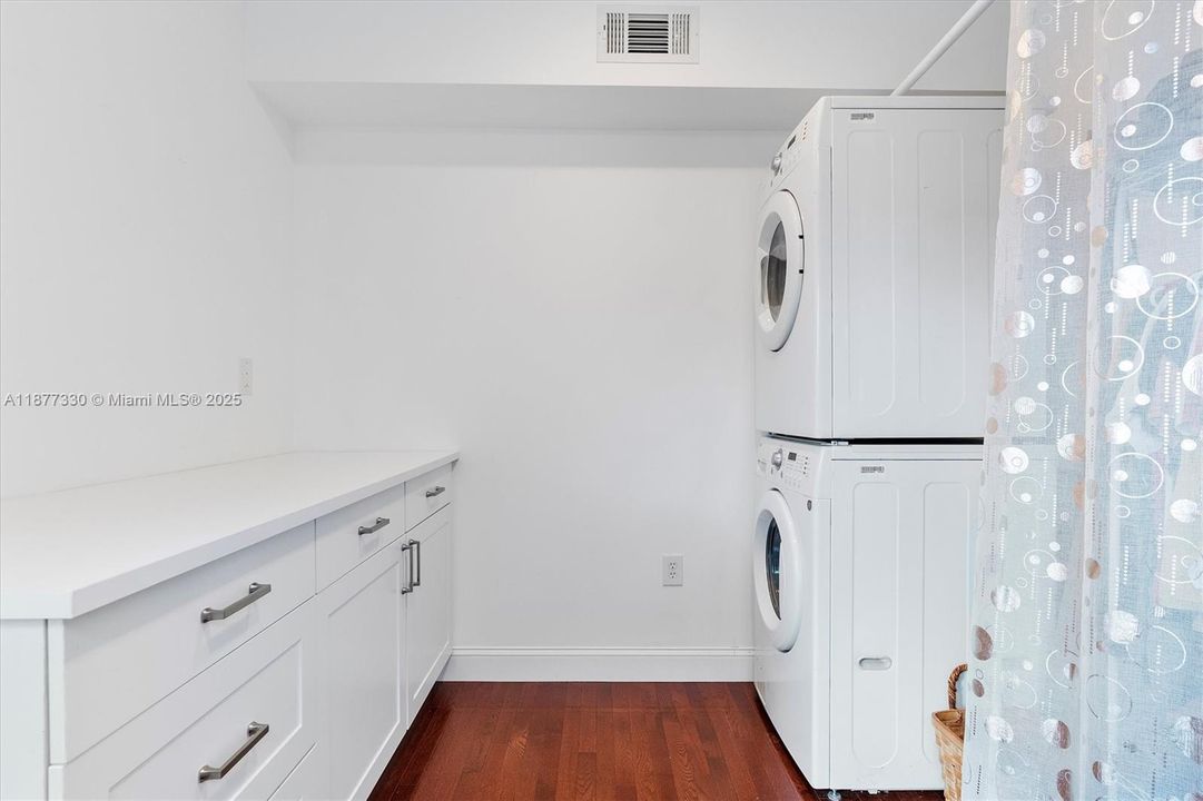 Activo con contrato: $416,000 (2 camas, 1 baños, 1116 Pies cuadrados)