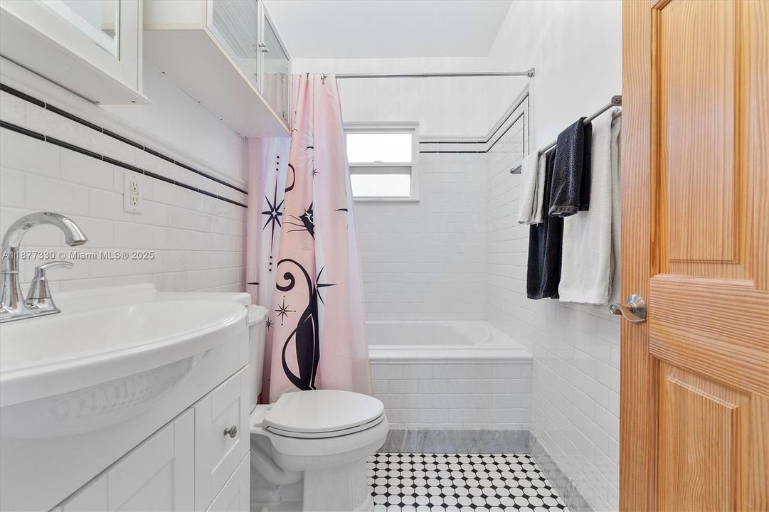 Activo con contrato: $416,000 (2 camas, 1 baños, 1116 Pies cuadrados)