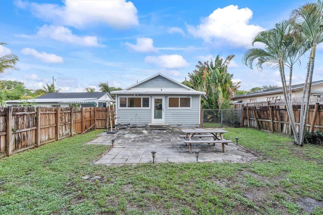 Activo con contrato: $416,000 (2 camas, 1 baños, 1116 Pies cuadrados)