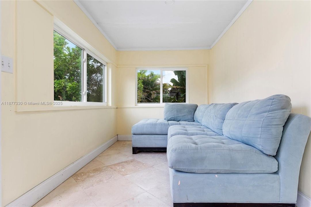 Activo con contrato: $416,000 (2 camas, 1 baños, 1116 Pies cuadrados)