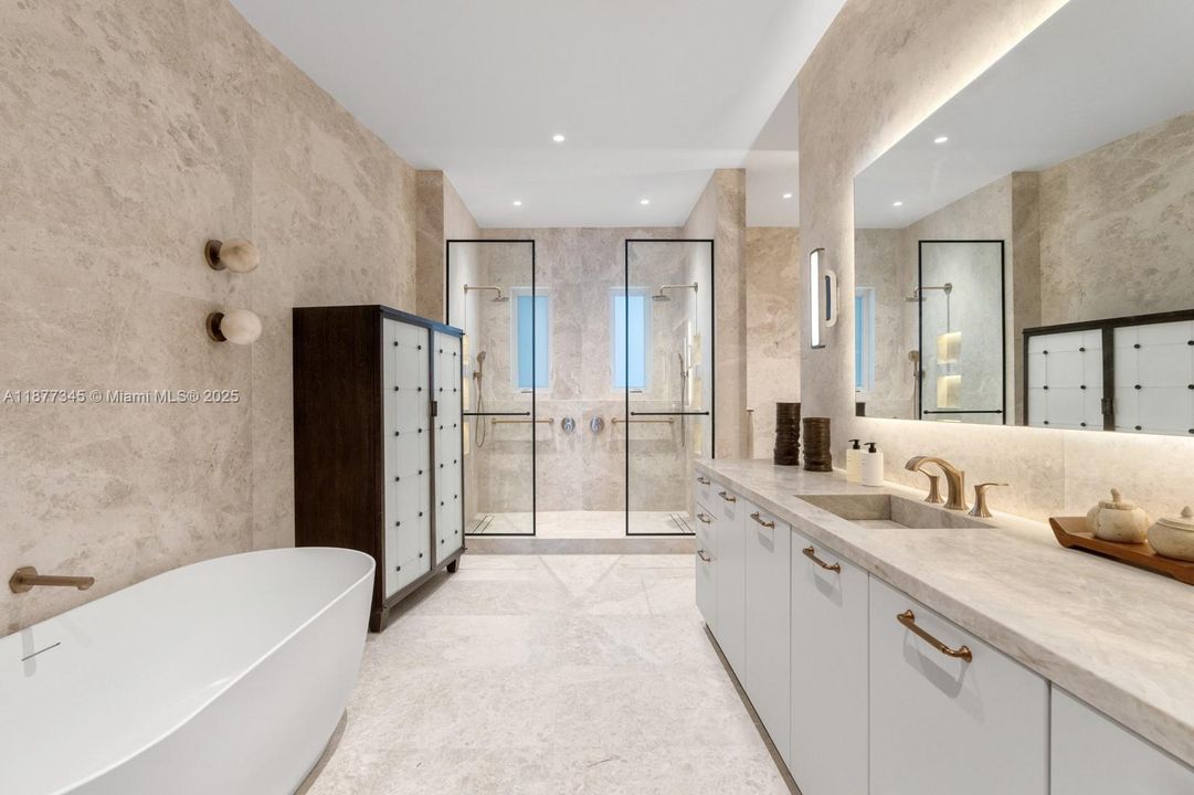 В аренду: $95,000 (7 спален, 8 ванн, 8324 Квадратных фут)