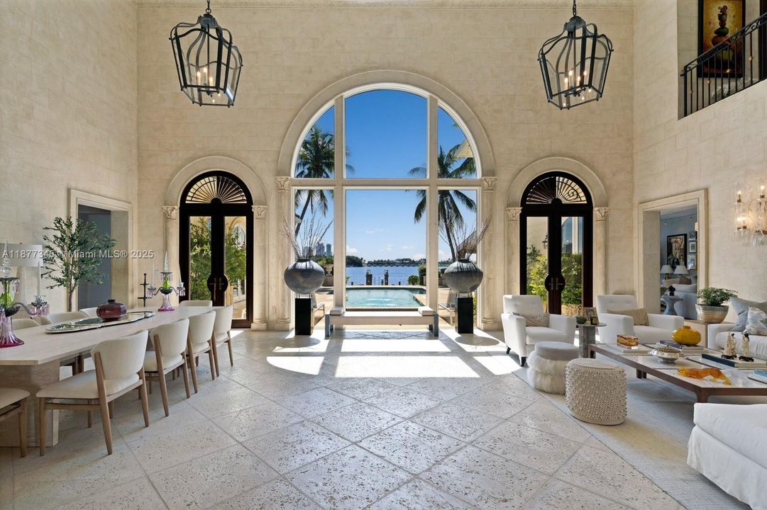 В аренду: $95,000 (7 спален, 8 ванн, 8324 Квадратных фут)