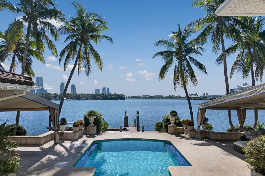 В аренду: $95,000 (7 спален, 8 ванн, 8324 Квадратных фут)