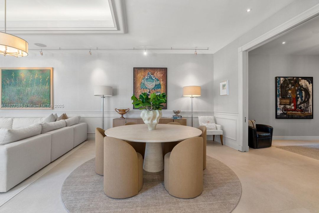 В аренду: $95,000 (7 спален, 8 ванн, 8324 Квадратных фут)