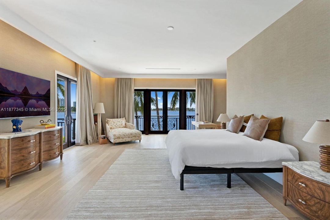 В аренду: $95,000 (7 спален, 8 ванн, 8324 Квадратных фут)