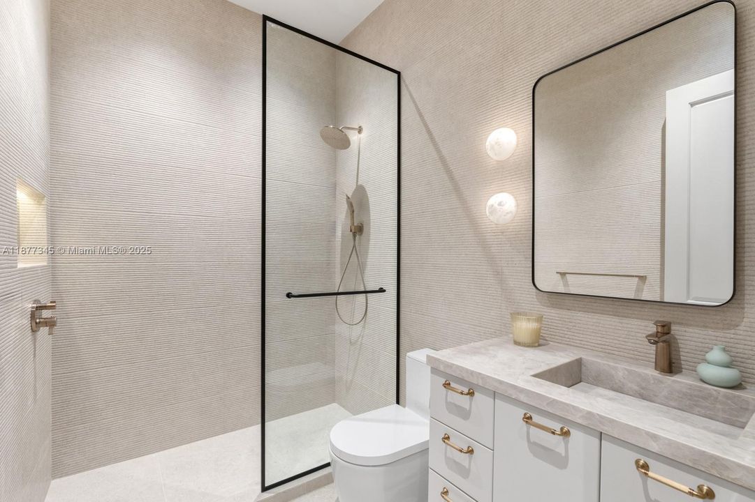 В аренду: $95,000 (7 спален, 8 ванн, 8324 Квадратных фут)