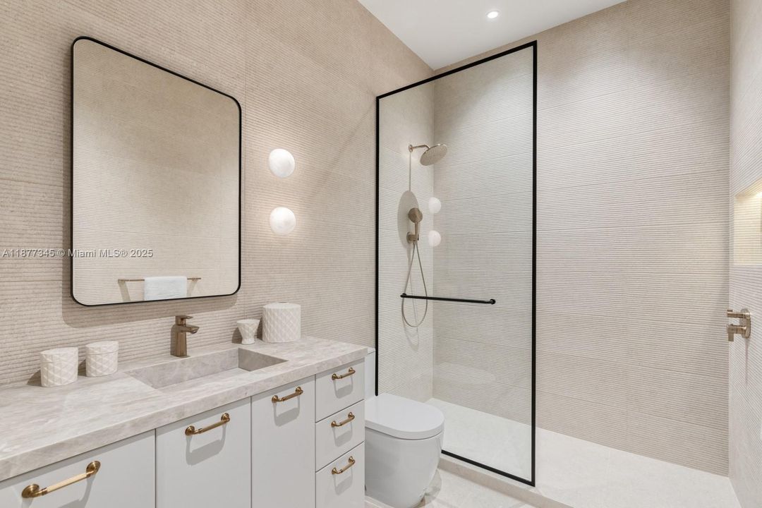 В аренду: $95,000 (7 спален, 8 ванн, 8324 Квадратных фут)