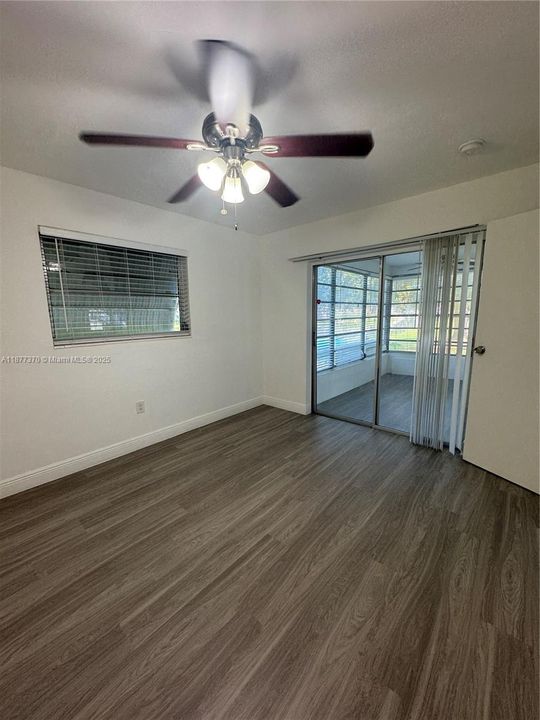 Active With Contract: $2,290 (2 beds, 1 baths, 955 Square Feet)