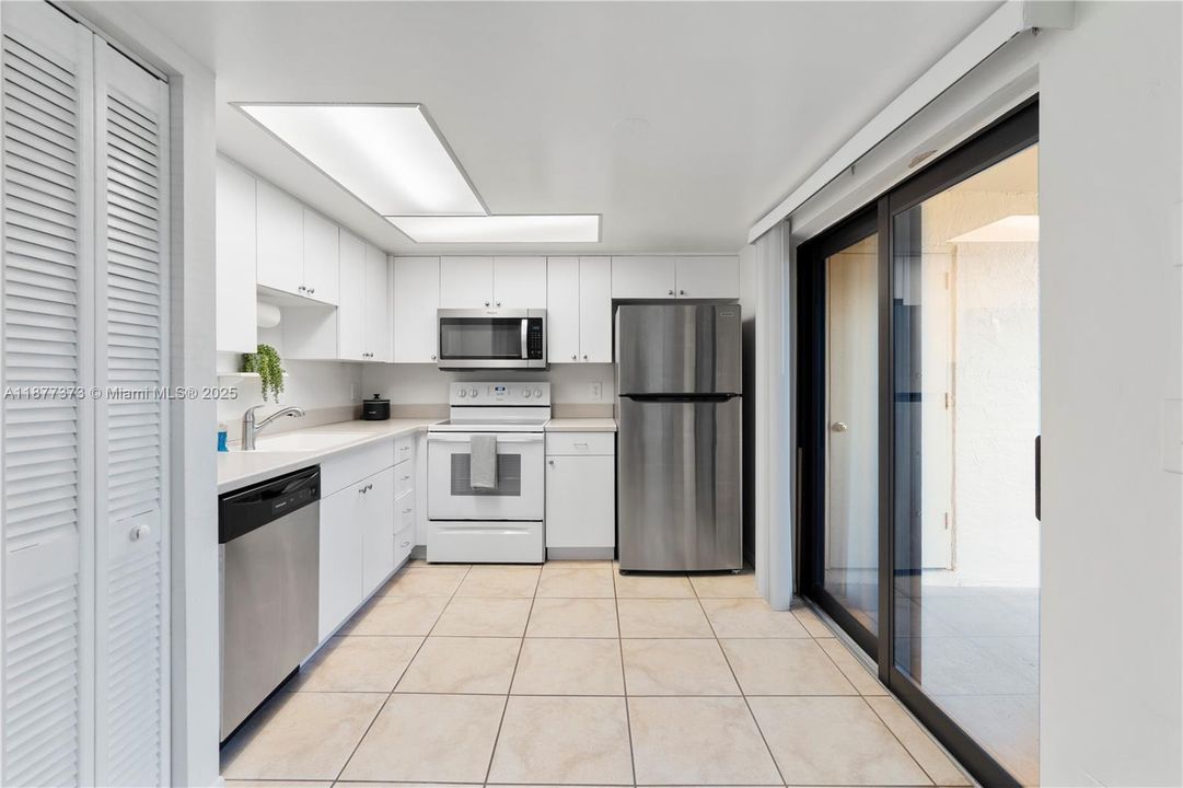 В аренду: $2,600 (2 спален, 2 ванн, 0 Квадратных фут)