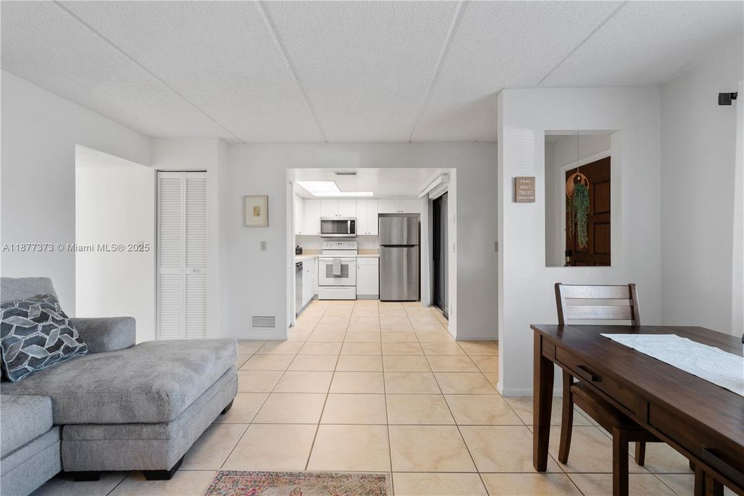 В аренду: $2,600 (2 спален, 2 ванн, 0 Квадратных фут)