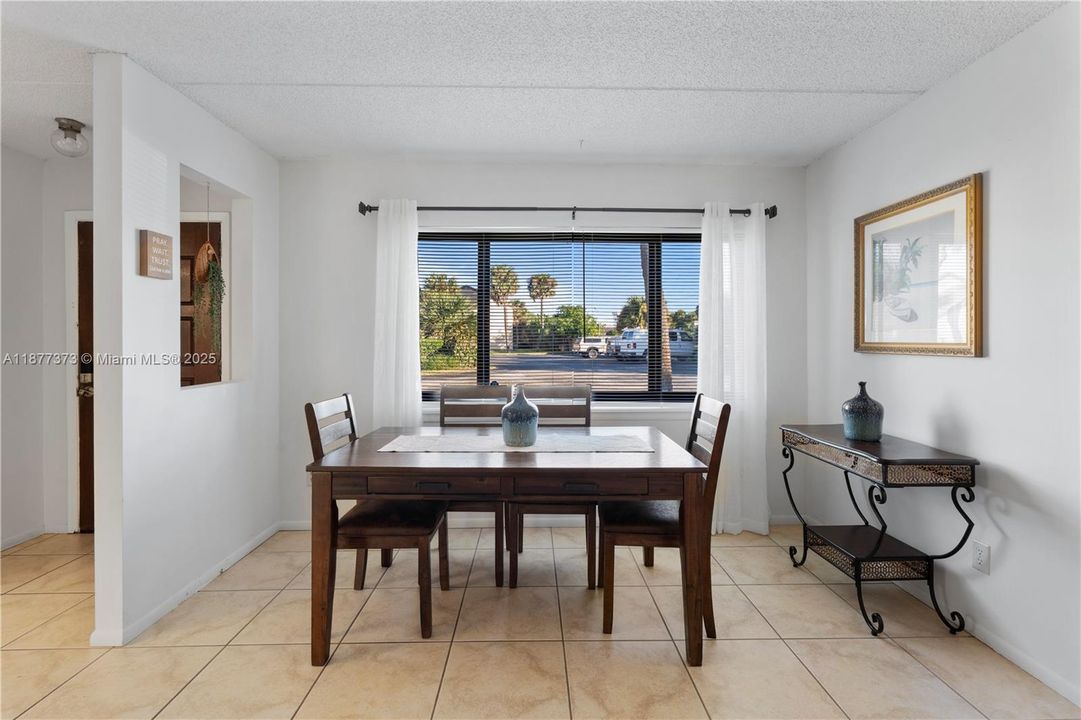 В аренду: $2,600 (2 спален, 2 ванн, 0 Квадратных фут)