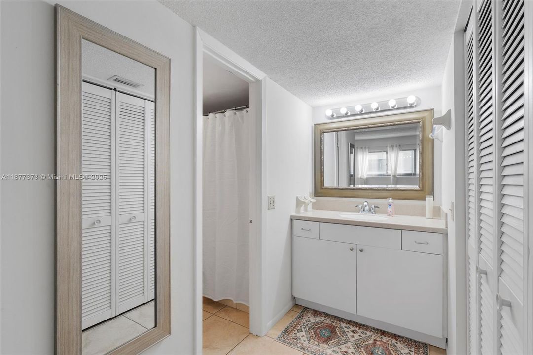 В аренду: $2,600 (2 спален, 2 ванн, 0 Квадратных фут)