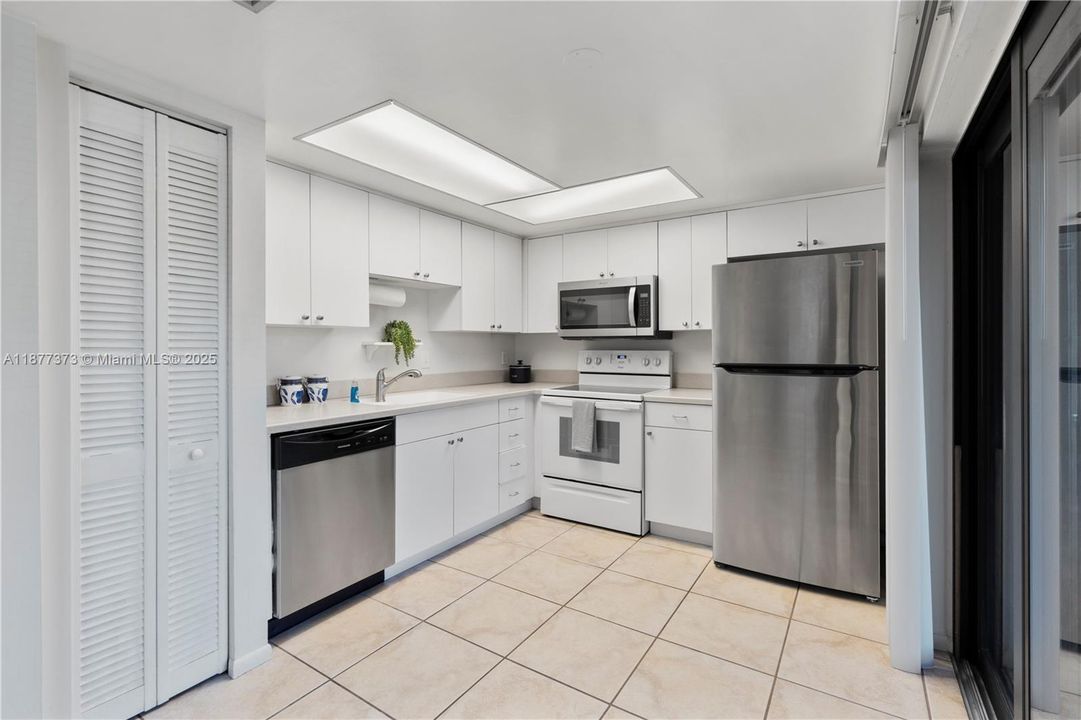 В аренду: $2,600 (2 спален, 2 ванн, 0 Квадратных фут)