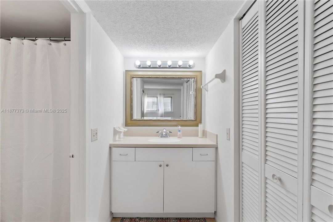 В аренду: $2,600 (2 спален, 2 ванн, 0 Квадратных фут)