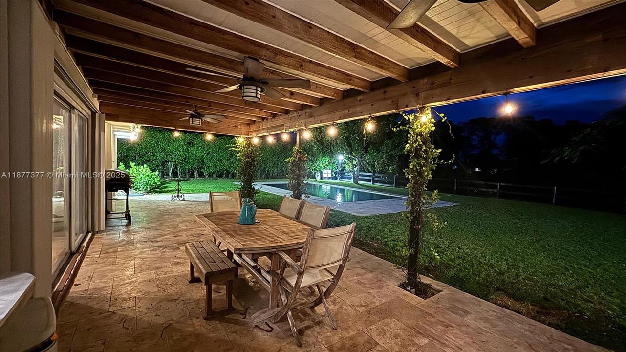 Recently Sold: $879,000 (3 beds, 2 baths, 2331 Square Feet)