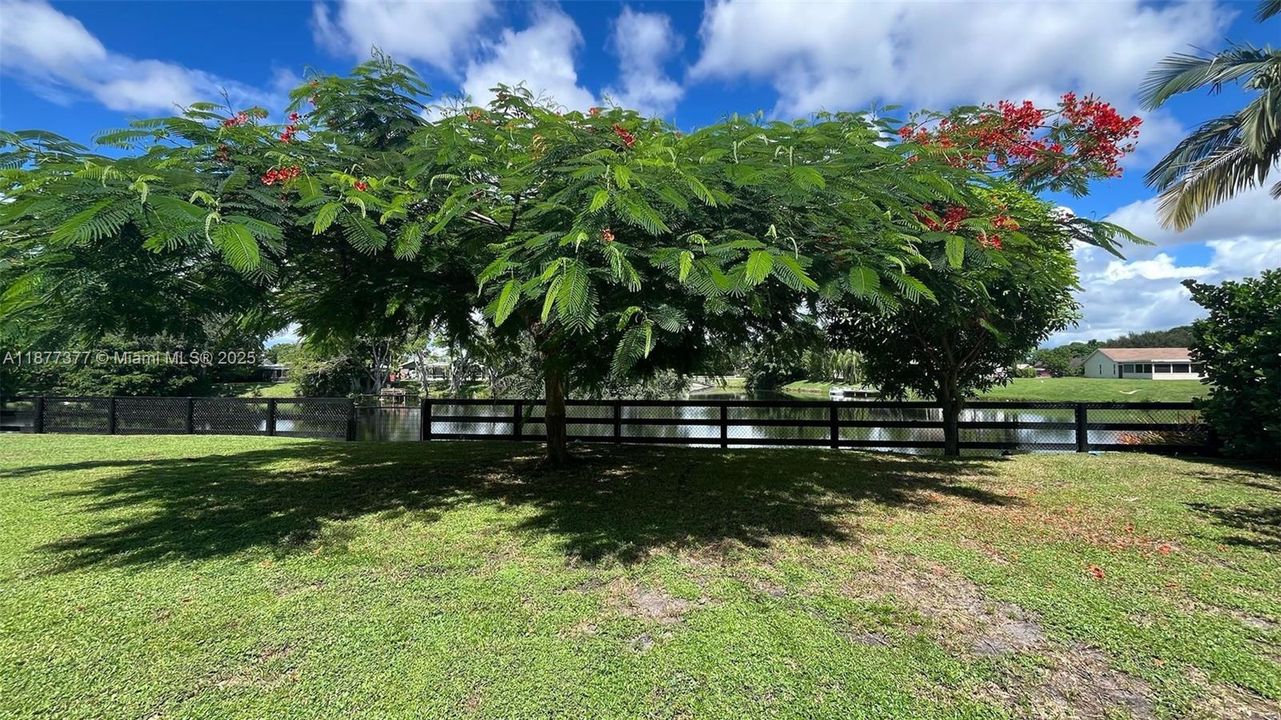 Recently Sold: $879,000 (3 beds, 2 baths, 2331 Square Feet)