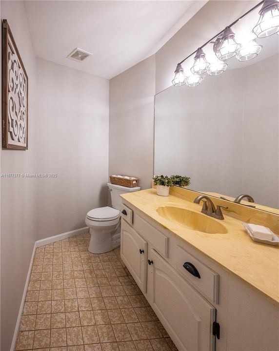 Recently Sold: $879,000 (3 beds, 2 baths, 2331 Square Feet)