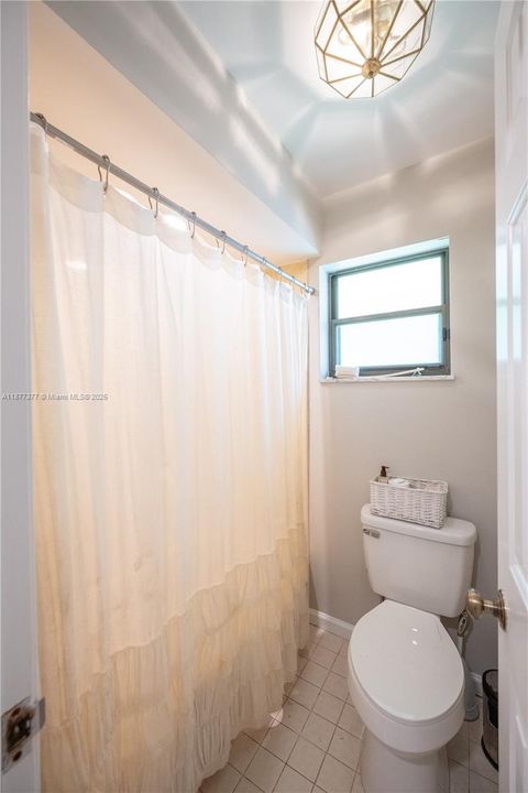 Recently Sold: $879,000 (3 beds, 2 baths, 2331 Square Feet)