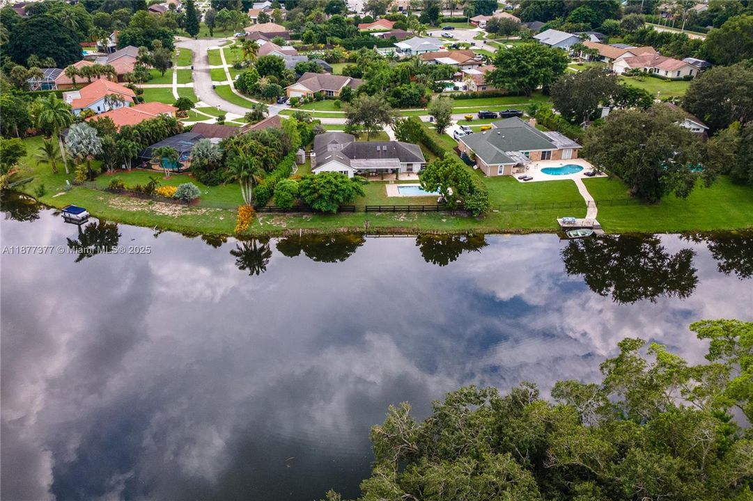 Recently Sold: $879,000 (3 beds, 2 baths, 2331 Square Feet)