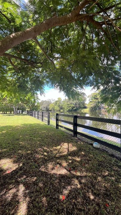 Recently Sold: $879,000 (3 beds, 2 baths, 2331 Square Feet)