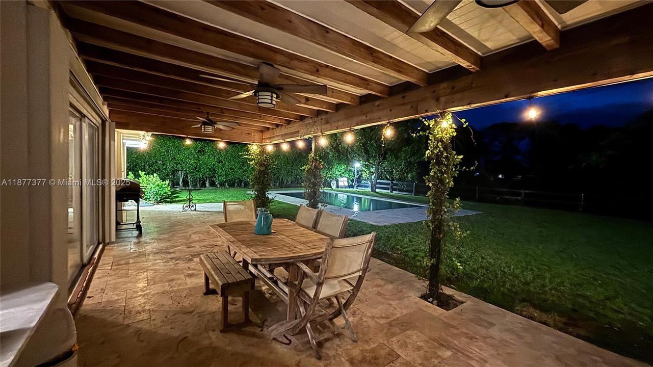 Recently Sold: $879,000 (3 beds, 2 baths, 2331 Square Feet)