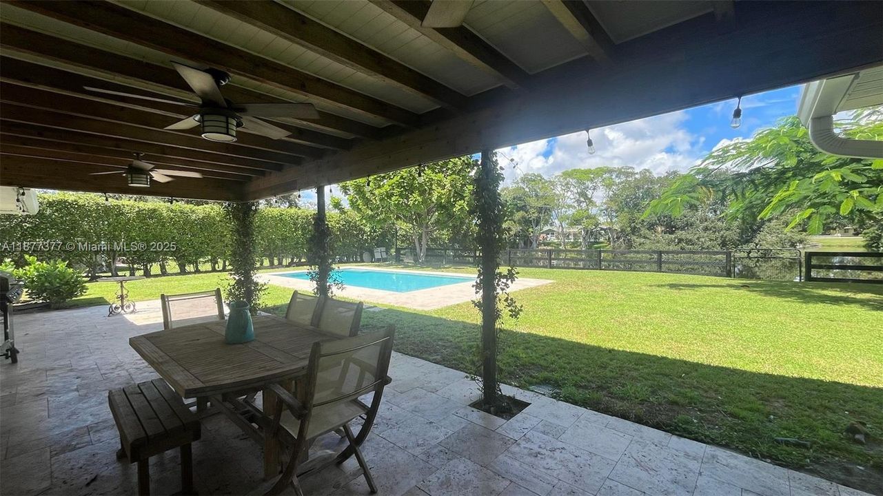 Recently Sold: $879,000 (3 beds, 2 baths, 2331 Square Feet)