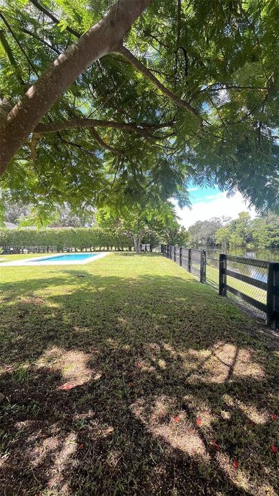 Recently Sold: $879,000 (3 beds, 2 baths, 2331 Square Feet)