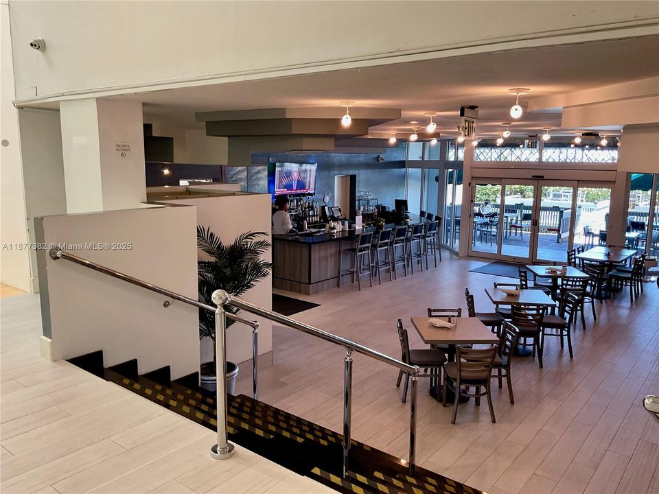 На продажу: $1,795,000 (2 спален, 2 ванн, 2020 Квадратных фут)