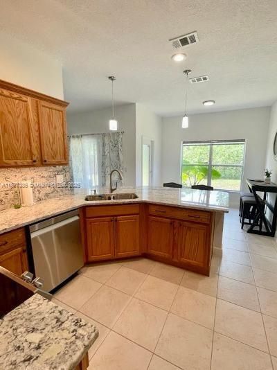 For Rent: $2,500 (4 beds, 2 baths, 0 Square Feet)