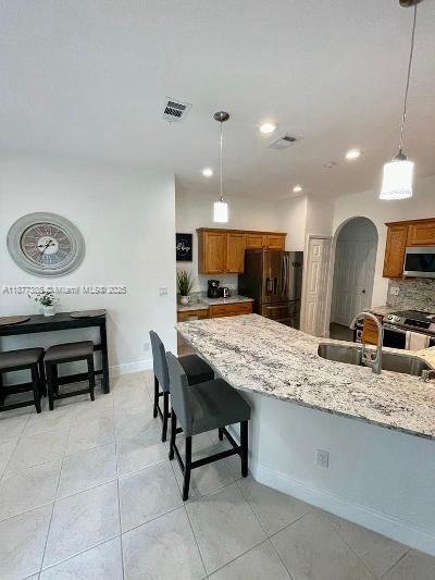 For Rent: $2,500 (4 beds, 2 baths, 0 Square Feet)