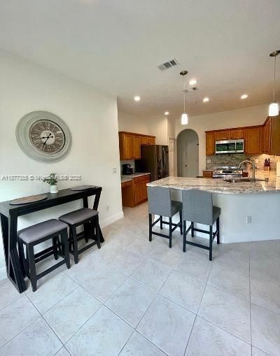 For Rent: $2,500 (4 beds, 2 baths, 0 Square Feet)