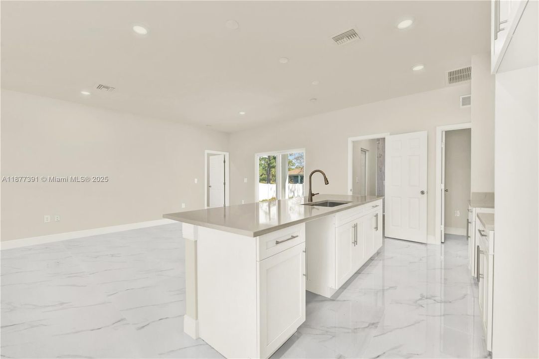 待售: $304,000 (3 贝兹, 2 浴室, 0 平方英尺)